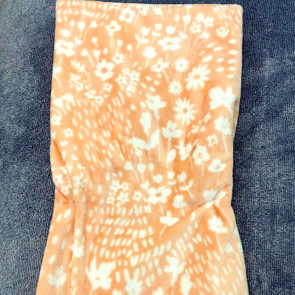 Spring Floral 50” X 60” Velvet Plush Throw.